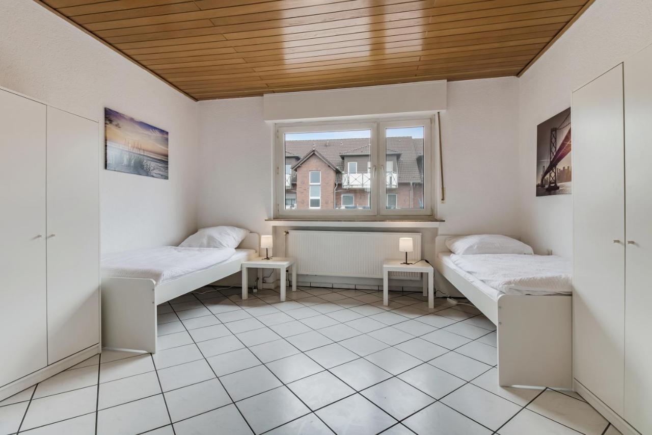 Mit Balkon In Apartment *