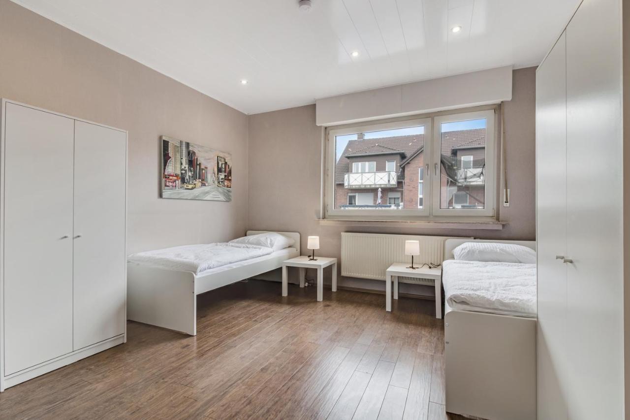 Mit Balkon In Apartment