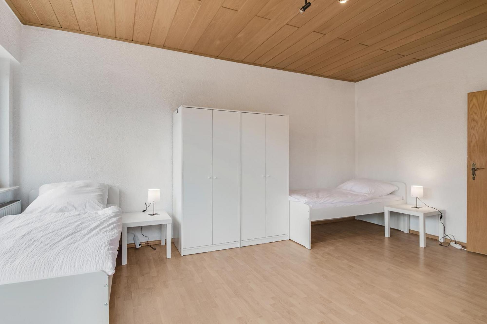 Apartment Mit Balkon In *