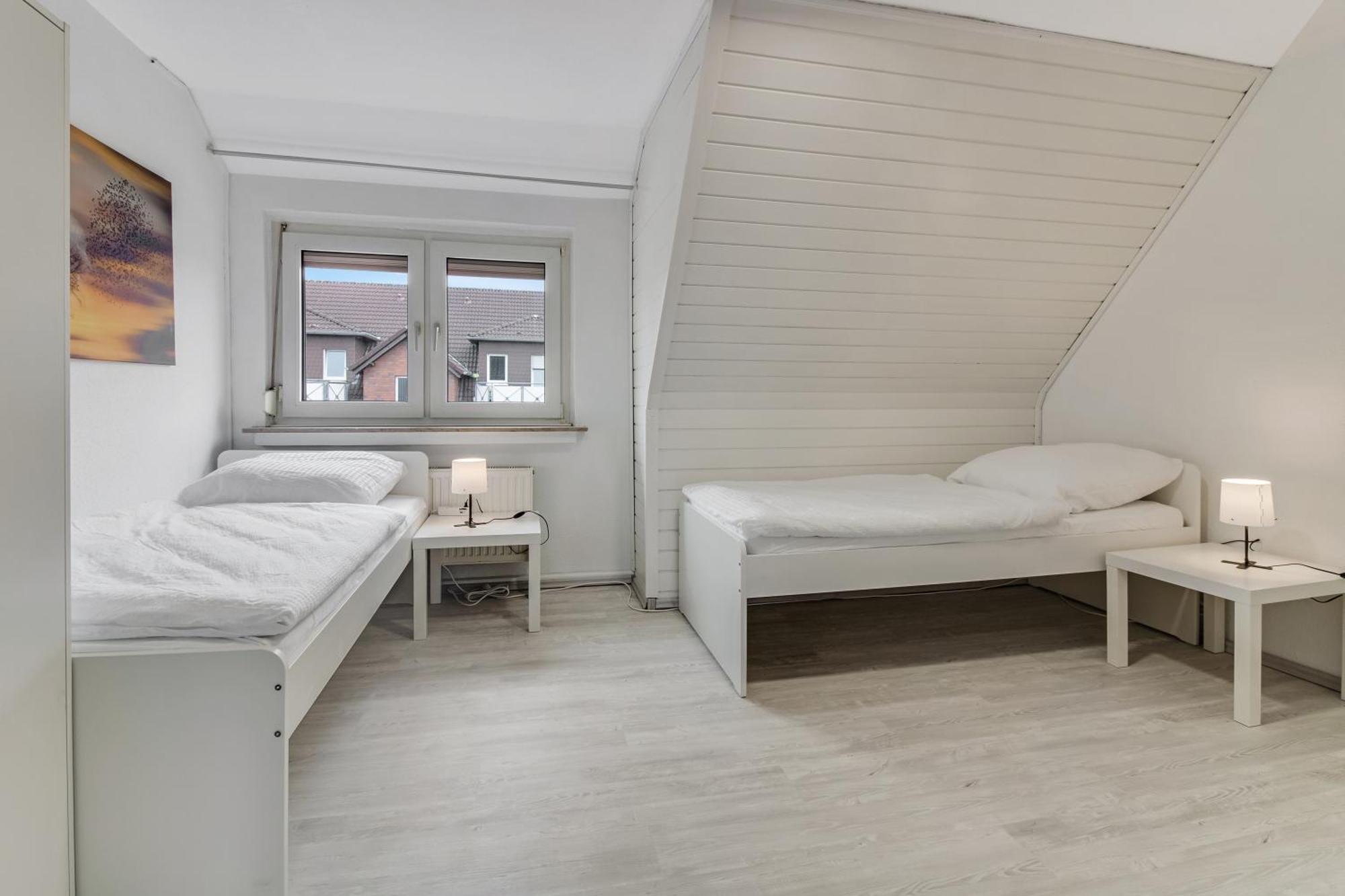 Mit Balkon In Apartment